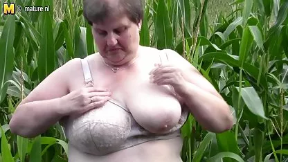 Las xxxpornojaponesa rubias tienen tetas colgando a la altura del ombligo