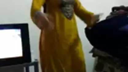 Alejandría follada mujeres japonesas teniendo sexo en un vestido de spandex