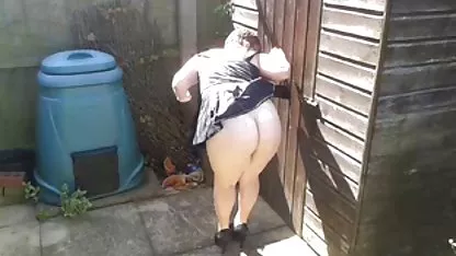 Vadim se folla a la peluquería xxx de colegialas japonesas en la silla de su propio salón de belleza
