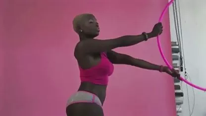 Rubia juega videos caseros japones con un gran vibrador