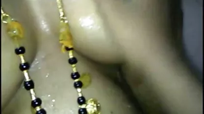 Chic xxxvideos japoneses lujuriosa chica se puso un especial diseño de BDSM
