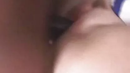 Mamá disfruta de lamer el chocolate de los ojos con un amigo, toma su gran tronco en su boca, en previsión de japonesas teniendo relaciones una tormentosa orgasmo