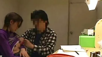 La mujer llamó a dos jóvenes prostitutas que sexo bus japones su marido se iba a la mierda y todos grabó un video