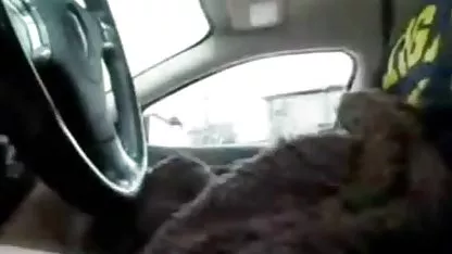 Chica mujeres japonesas eyaculando con el pelo rosa traga semen