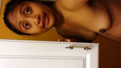 Depravado Americana xxx japonesas colegialas folla ella misma con un vibrador