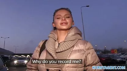 Alina Lee y colegialas japonesas haciendo sexo Holly Michaels chupar la polla