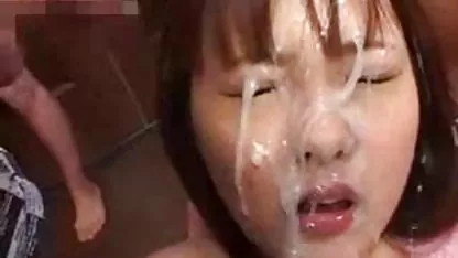 En un cerrado de la casa de los video incesto japones tabúes ocultar cosas BDSM