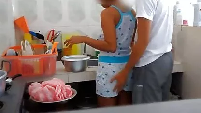 Tio vierte una gran cantidad de esperma en su puta japonesa sexo bus del pecho