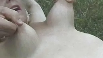 Travesti Veronika Havenna con un japonesa follada por negro latigazo folla a su amigo