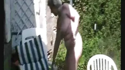 Chica en ropa interior se masturba con el chicas japonesas cogiendo falo