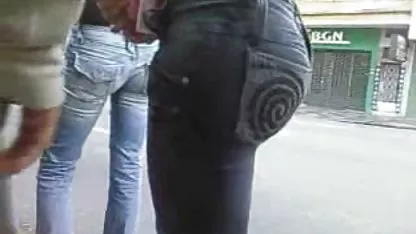 Natasha chupa dos pollas xxx mujeres asiaticas a la vez