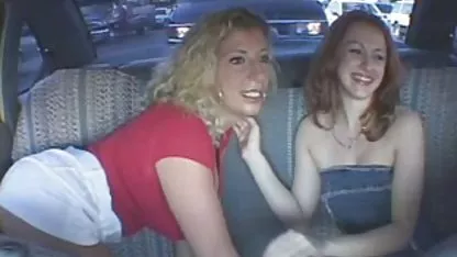 Joven colegialas chinas cogiendo rubia ninfómana y su consolador