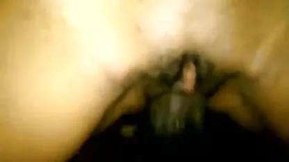 Un mujeres chinas culonas joven Asiático de la muchacha tenía los ojos vendados y atormentado de su cuerpo
