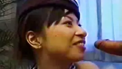 Dos niñas acarician, sus coños y sus japonesas maduras peludas tetas