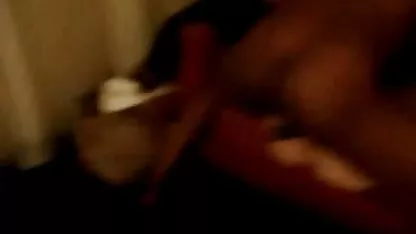 Sexy morena Natalie sexo en bus japones no está en contra del sexo con un hombre negro