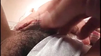 Niña meando en las escaleras japonesas maduras infieles
