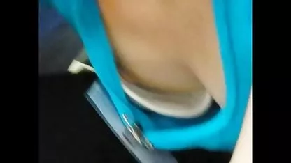 Joven uzbeko mujer follada a sí xxx japonesas en el bus misma con un pepino